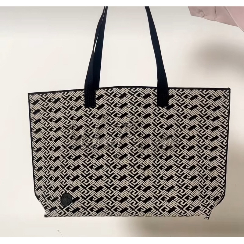 Jual Totebag Goodie bag MFP 2025 Modinity Fashion Parade Buttonscarves ...