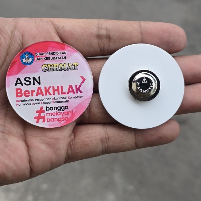 Jual pin ASN BerAKHLAK akrilik | Shopee Indonesia