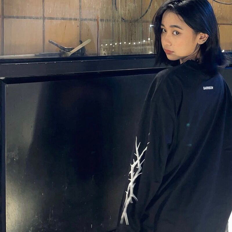 Jual GARRISON-LONGSLEEVE GOD HAND | Shopee Indonesia