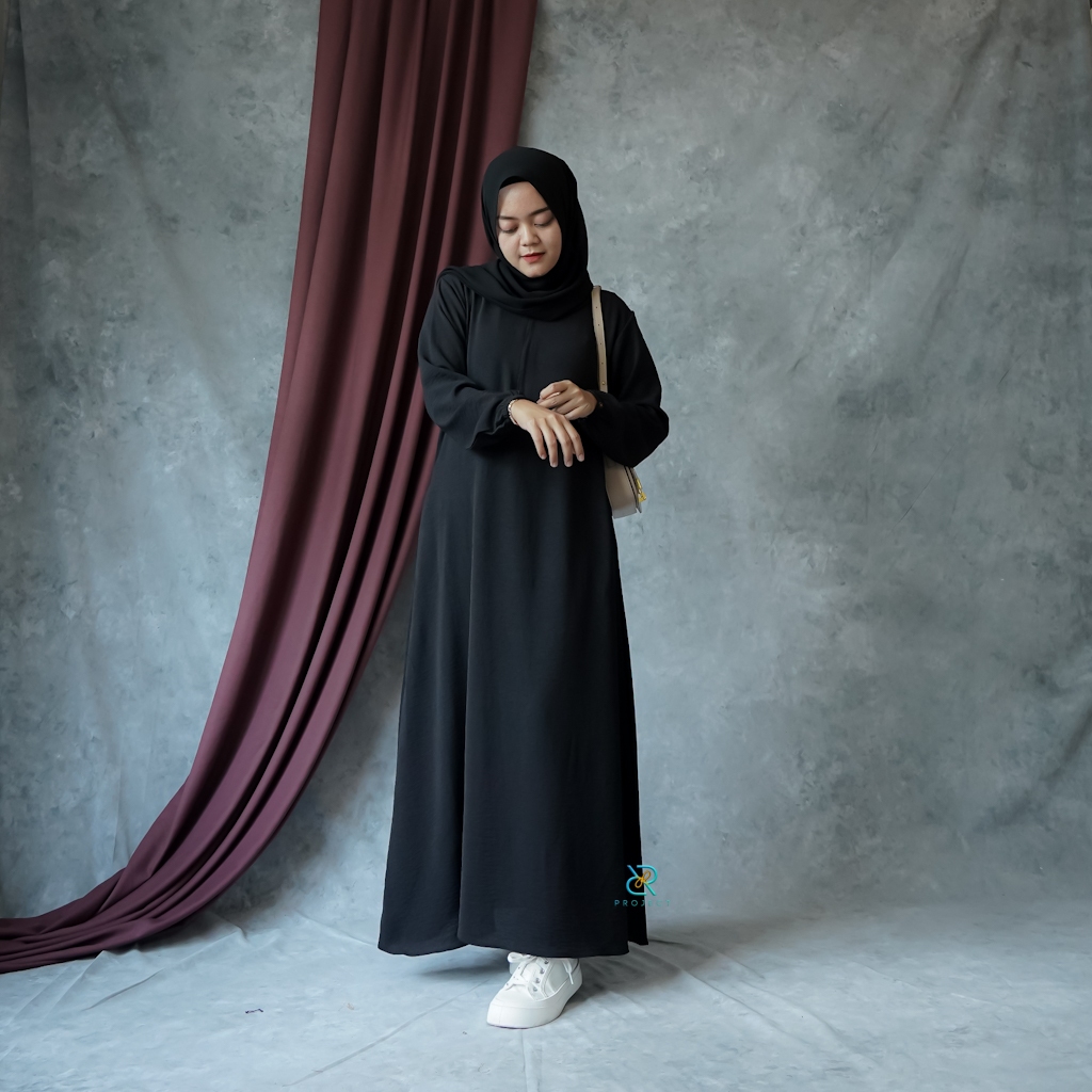 Jual gamis polos hitam bahan crinkle airflow size S M L XL fashion ...