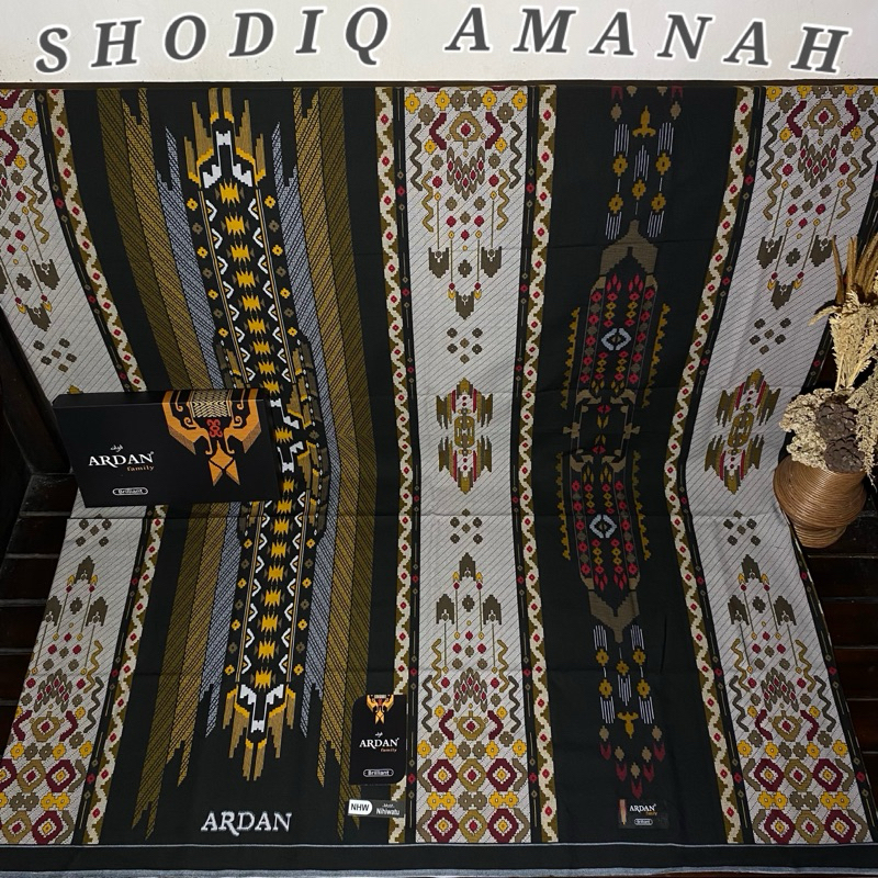 Sarung Ardan Family Hitam Gold,silver terbaru | family brilliant brilian gold | ardan Friendly