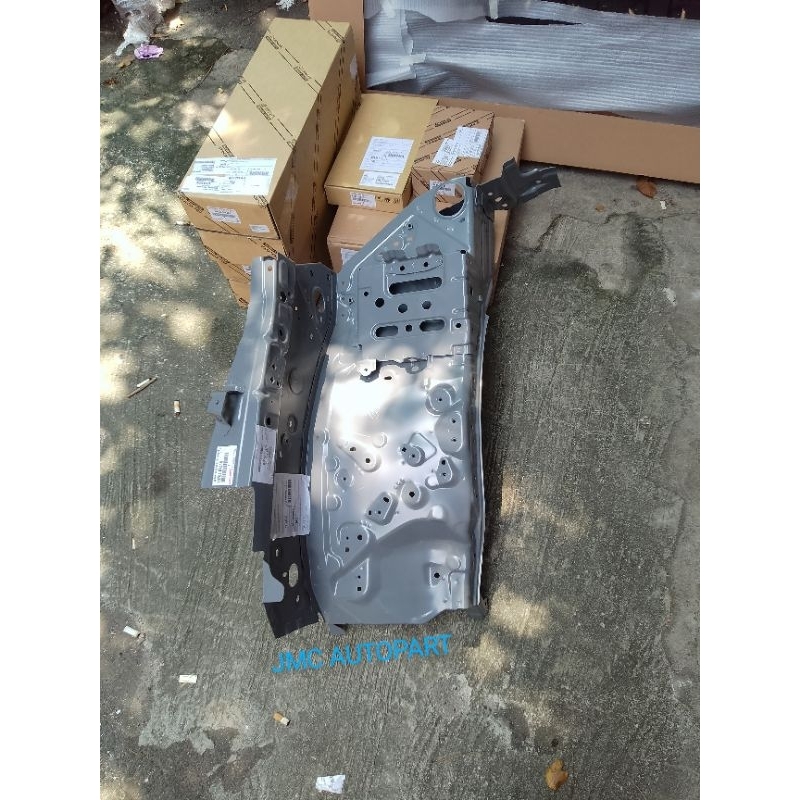Jual apron Afron fender Innova reborn original Toyota -kiri | Shopee ...