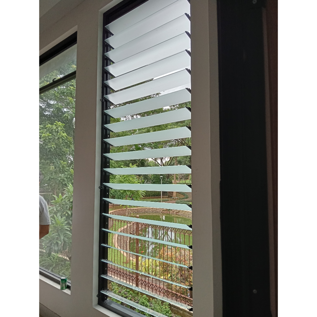 Jual Nako Dicky Premium - 6 inch - 7 daun - Powder Coating (Hitam/Putih ...