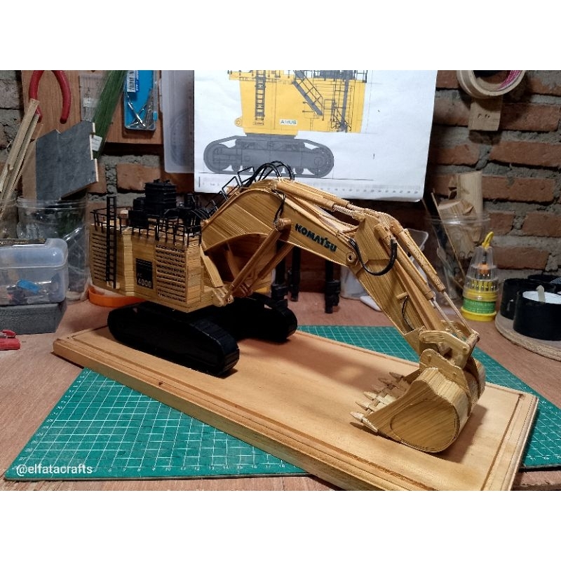 Jual Miniatur Unik dari Bambu KOMATSU PC4000 (Backhoe) Skala 1:50 ...