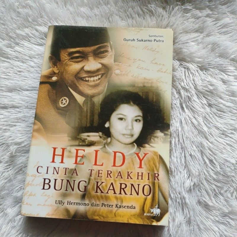 Jual Buku HELDY CINTA TERAKHIR BUNG KARNO - ULLY HERMANO DAN PETER ...