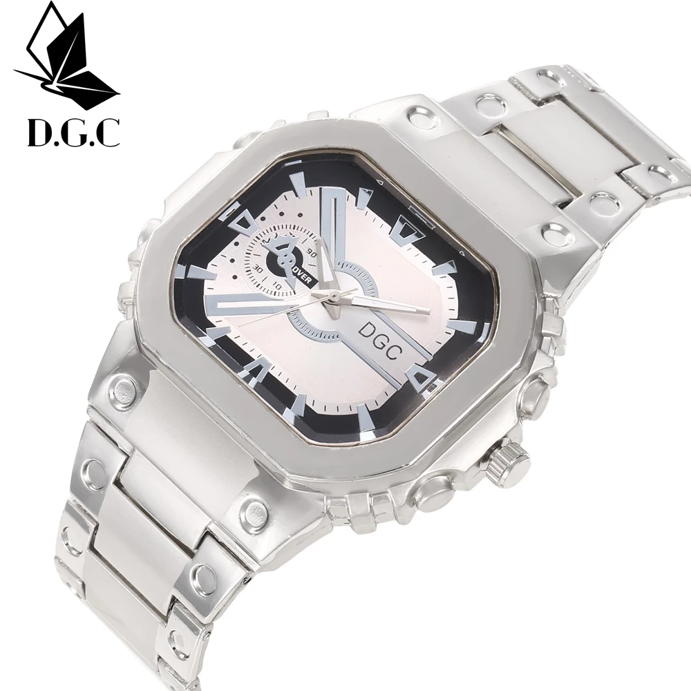 Forge Watch di Tangan Pria