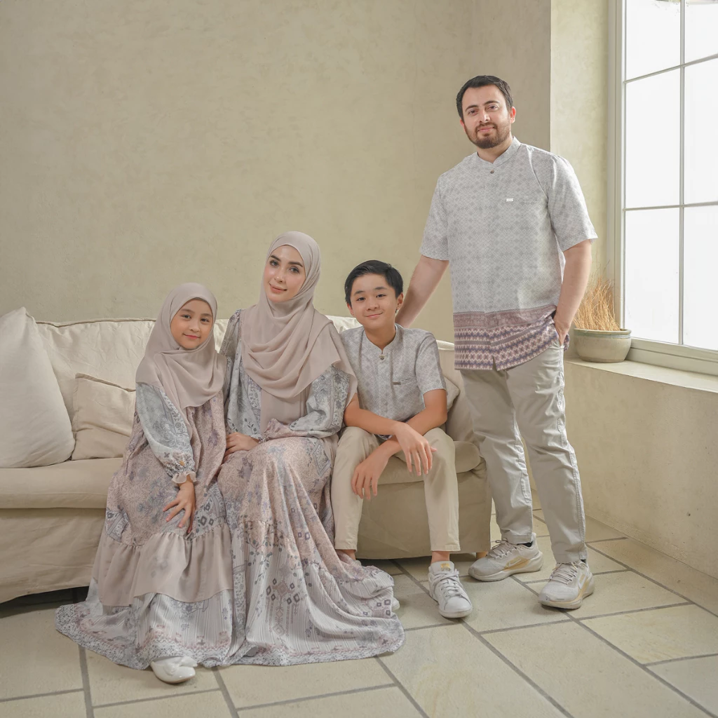 Detail Sezen Set Outer eL-Qisa Family White Blush yang Mewah