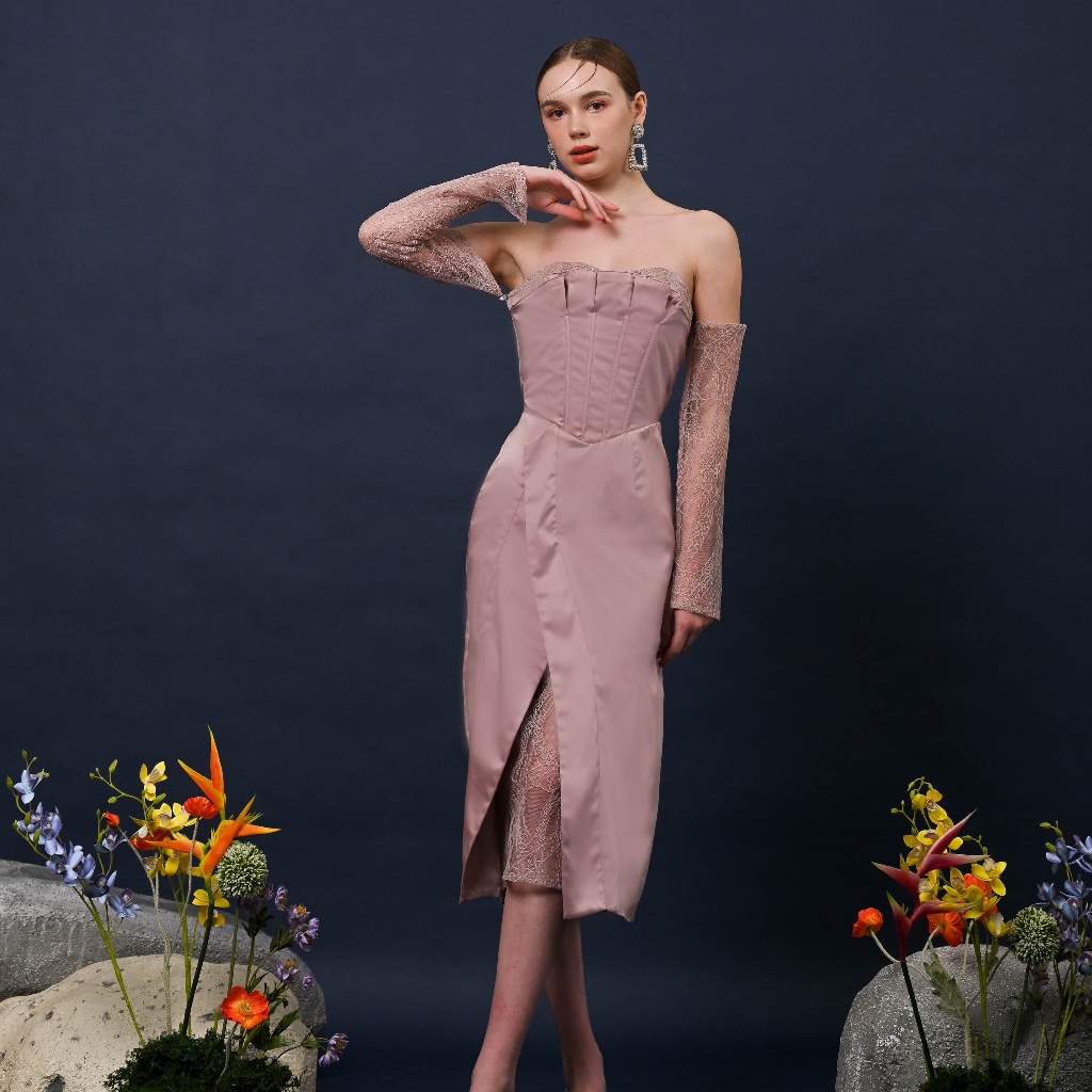 Jual COMA LABEL - Allison Midi Dress in Black & Icy Pink // dress lace ...