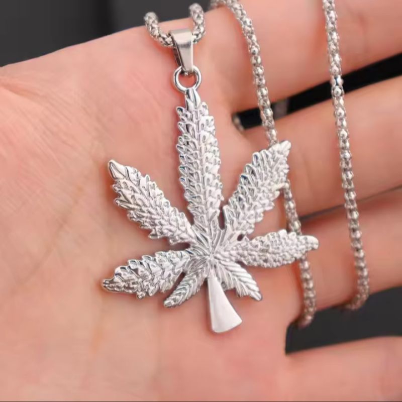 Jual Kalung Pria Titanium Rantai Daun Maple Rhasta Reggae – Kalung ...