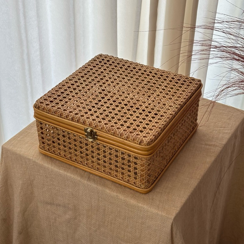 Jual Gwen - Box Webbing / Box Rotan / Hampers / Storage Box | Shopee ...