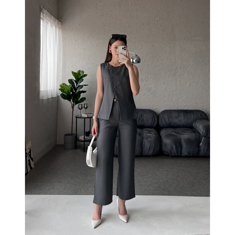 お値下げしましたderes Hazel/stem pants dark gray deres 12th Hazel/stem pants ブラウン サイズ 0