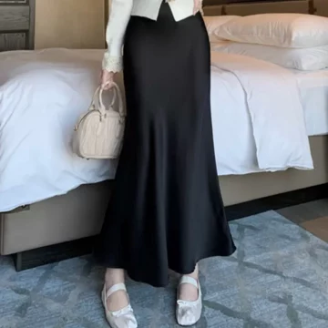 Rok Satin Silk Mermaid A Line Maxi Premium Anggun Flowy Look Korean Elegan Warna Ivory Champagne
