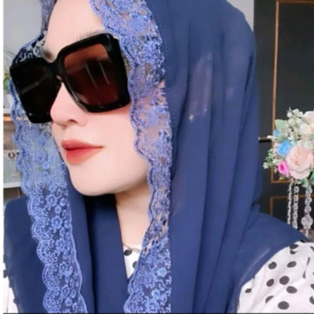 Detail Hijab Ceruty Renda
