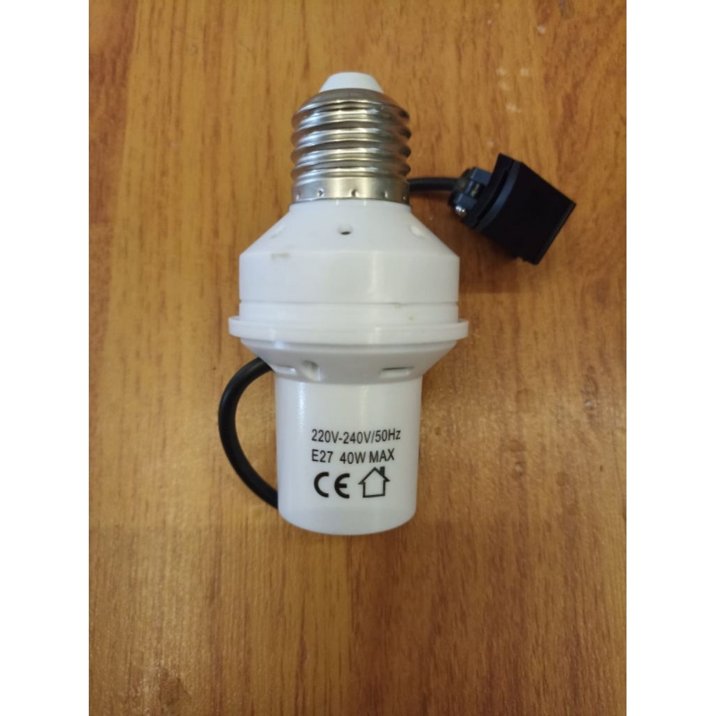 Jual Fitting Sensor Cahaya E27 220V - 240V max 60watt | Shopee Indonesia