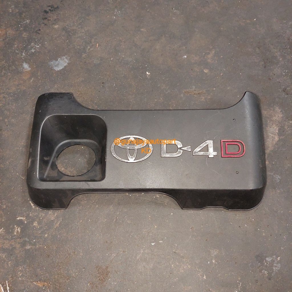 Jual cover mesin emblem d4d toyota kijang innova diesel original ...