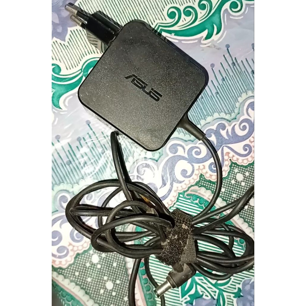 Jual CHARGER ADAPTER LAPTOP ASUS ORIGINAL BAWAAN LAPTOP | Shopee Indonesia