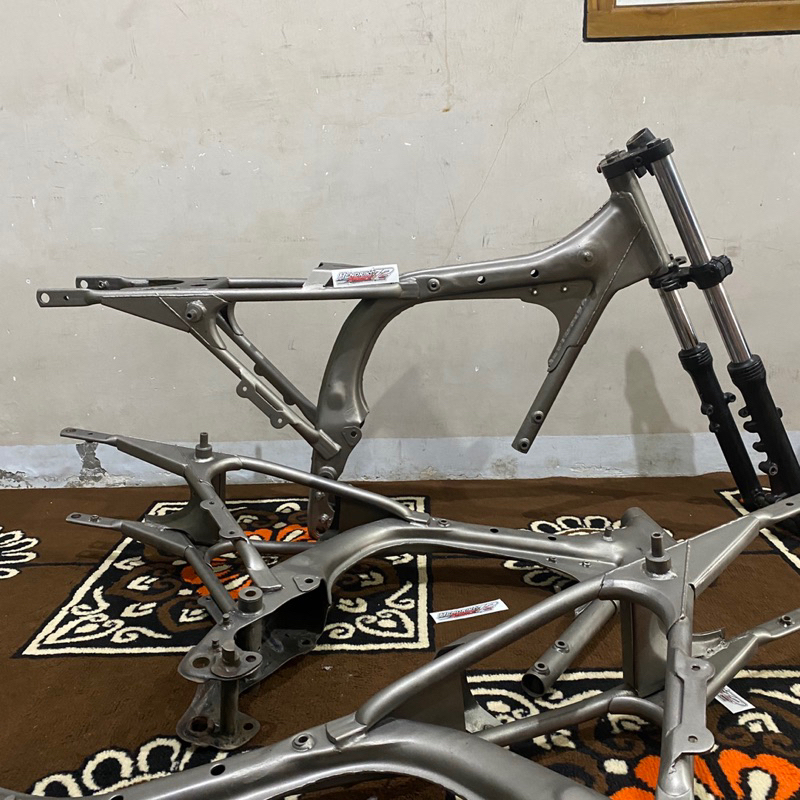 Jual Rangka cb tatanan begel panjang rangka gl100 nganjukan tinggal ...