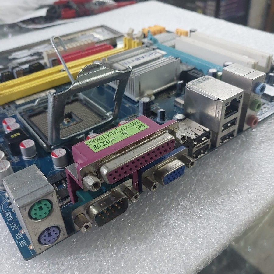 Jual Mainboard LGA intel 945 Socket 775 gigabyte murah | Shopee Indonesia
