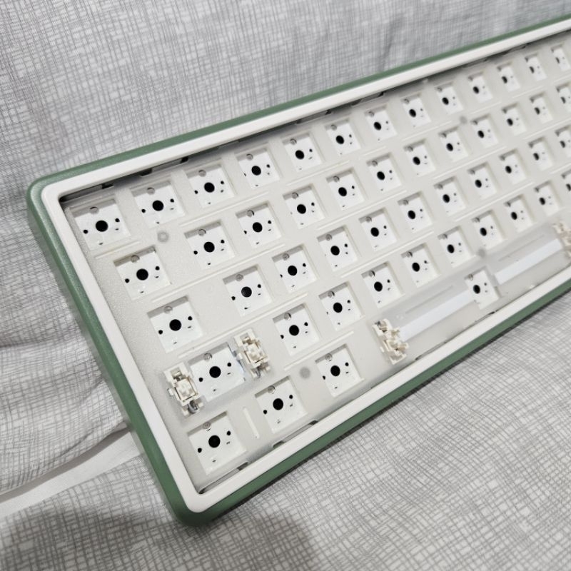 Jual Royal Kludge RK R65 (BARE BONE) Mechanical Keyboard + FREE Brown ...