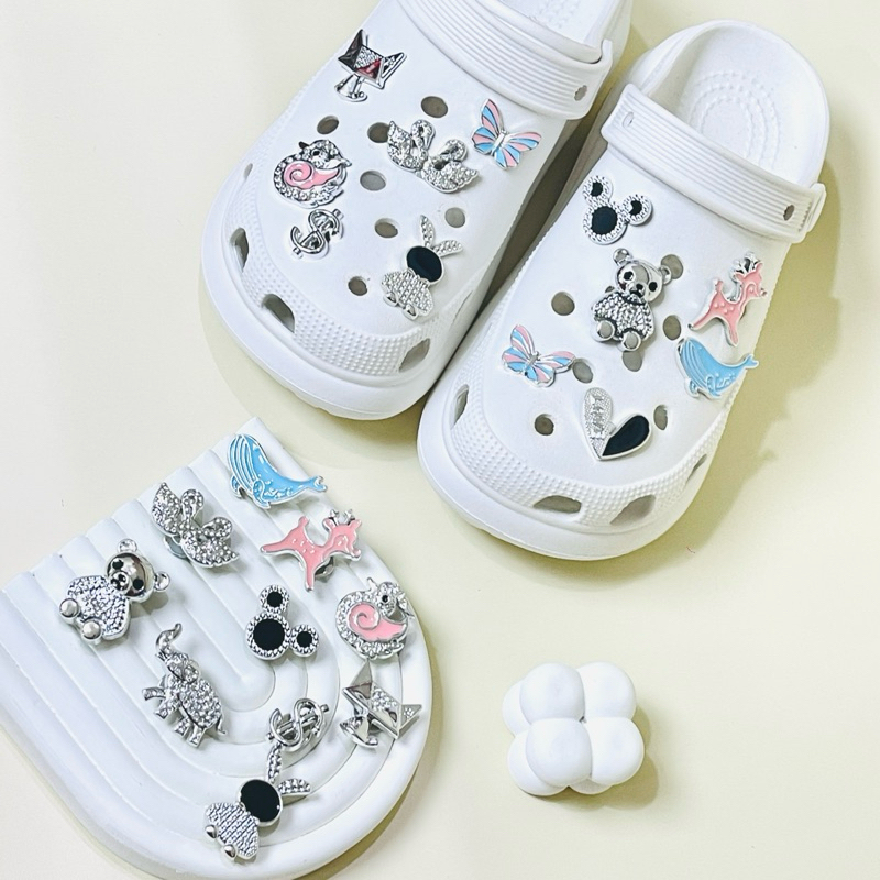 Jual Charm Pin Aksesoris Hiasan Sandal Anak Dan Dewas Bahan Pvc Tebal ...