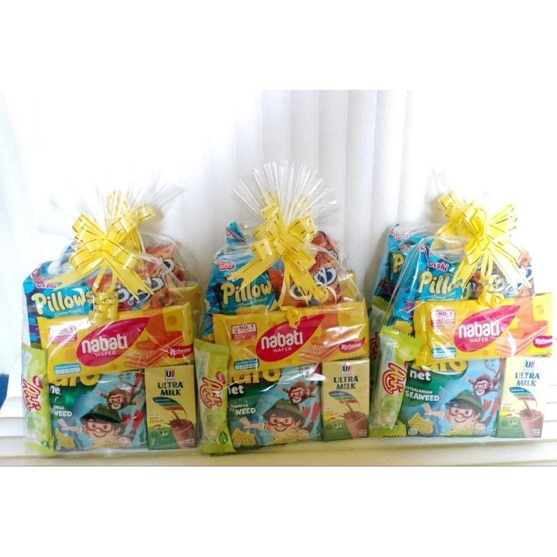 Jual Snack Ulang Tahun Sn12NBT parcel ultah simple kemas pita | Shopee ...