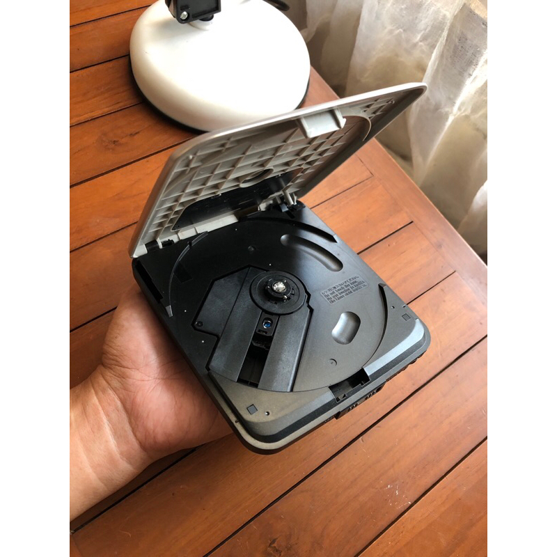 Jual VCD CD PLAYER DISCMAN PANASONIC SL-VP30 PIRTABLE MADE IN JAPAN ...