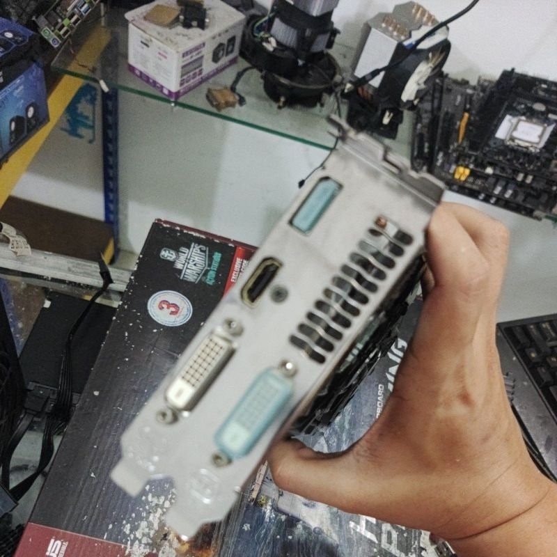 Jual VGA Gigabyte r9 290 4gb 256bit ddr5 gamimg | Shopee Indonesia