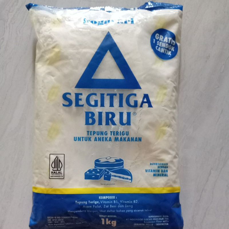 Jual TEPUNG TERIGU SEGITIGA BIRU KEMASAN 1KG HALAL | Shopee Indonesia