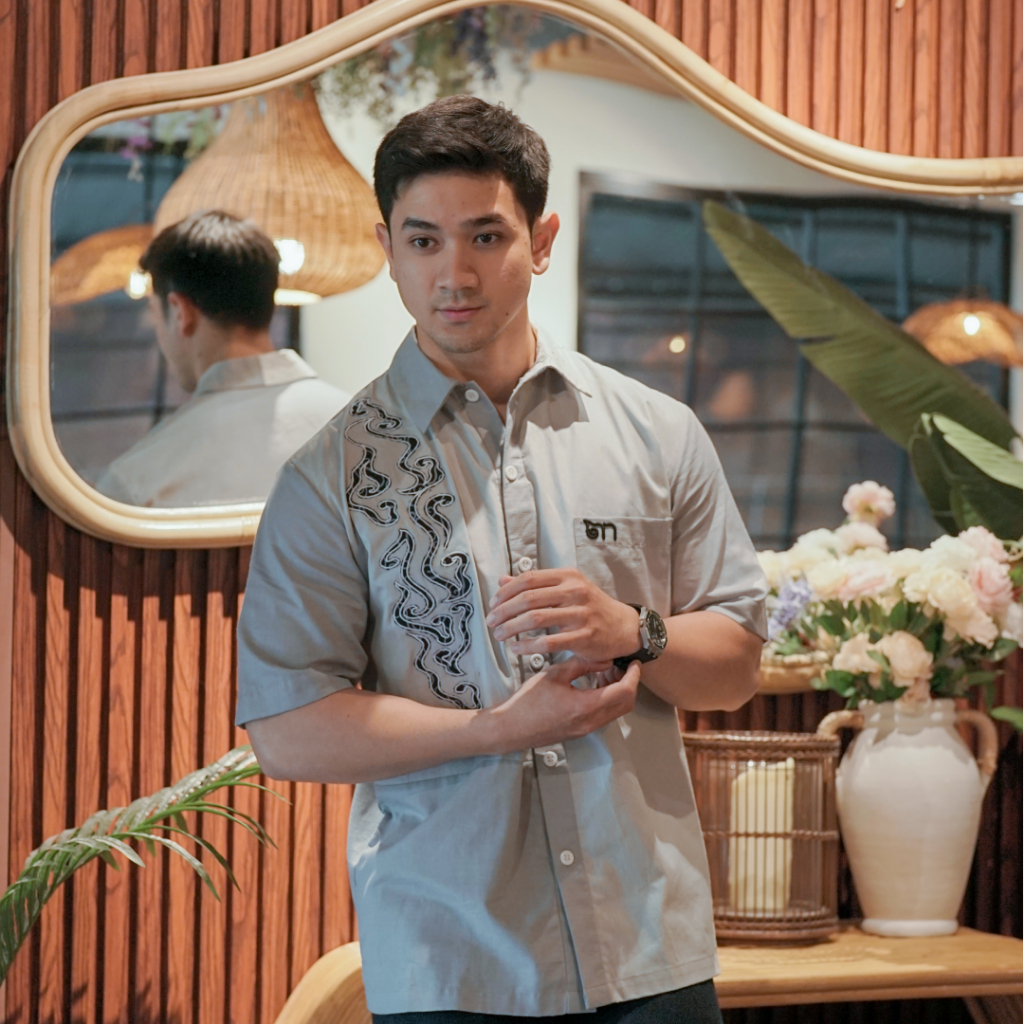 Jual MOMEN - Hem Batik Pria Kemeja Lengan Pendek Motif Mega Mendung ...