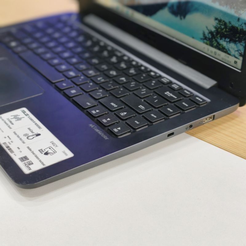 Jual Asus E402Y AMD E2-7015 RAM 4GB SSD 256GB HD 14inch Laptop