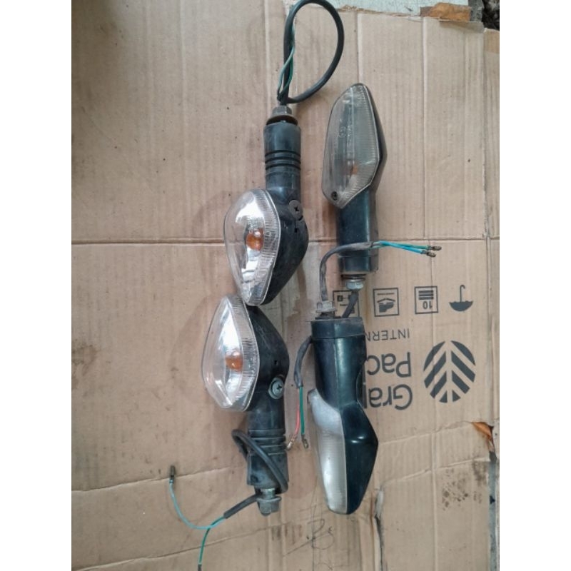 Jual lampu sein riting CBR 150 k45a original ( copotan motor ) | Shopee ...