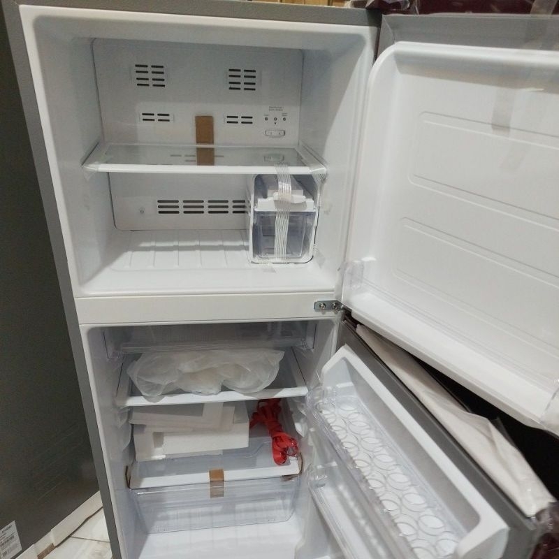Jual KULKAS POLYTRON PRB200 2 PINTU GARANSI RESMI | Shopee Indonesia