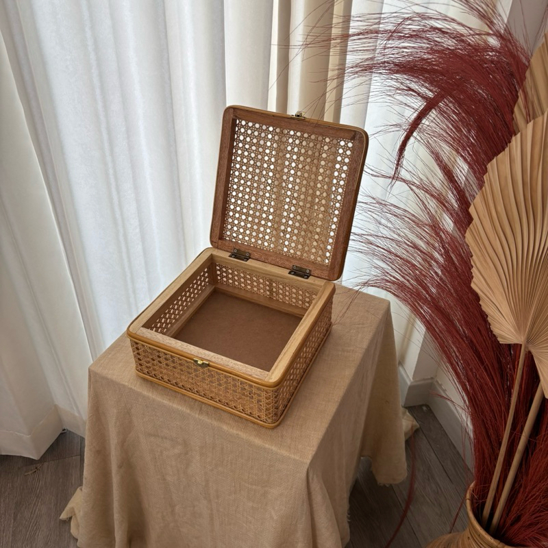 Jual Gwen - Box Webbing / Box Rotan / Hampers / Storage Box | Shopee ...
