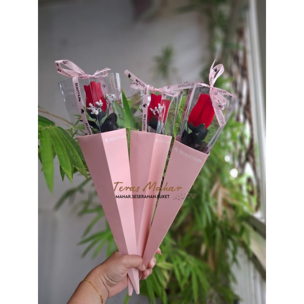 Jual BUKET BUNGA MAWAR MERAH/ BUKET MAWAR BOX / BUKET BUNGA MAWAR ...