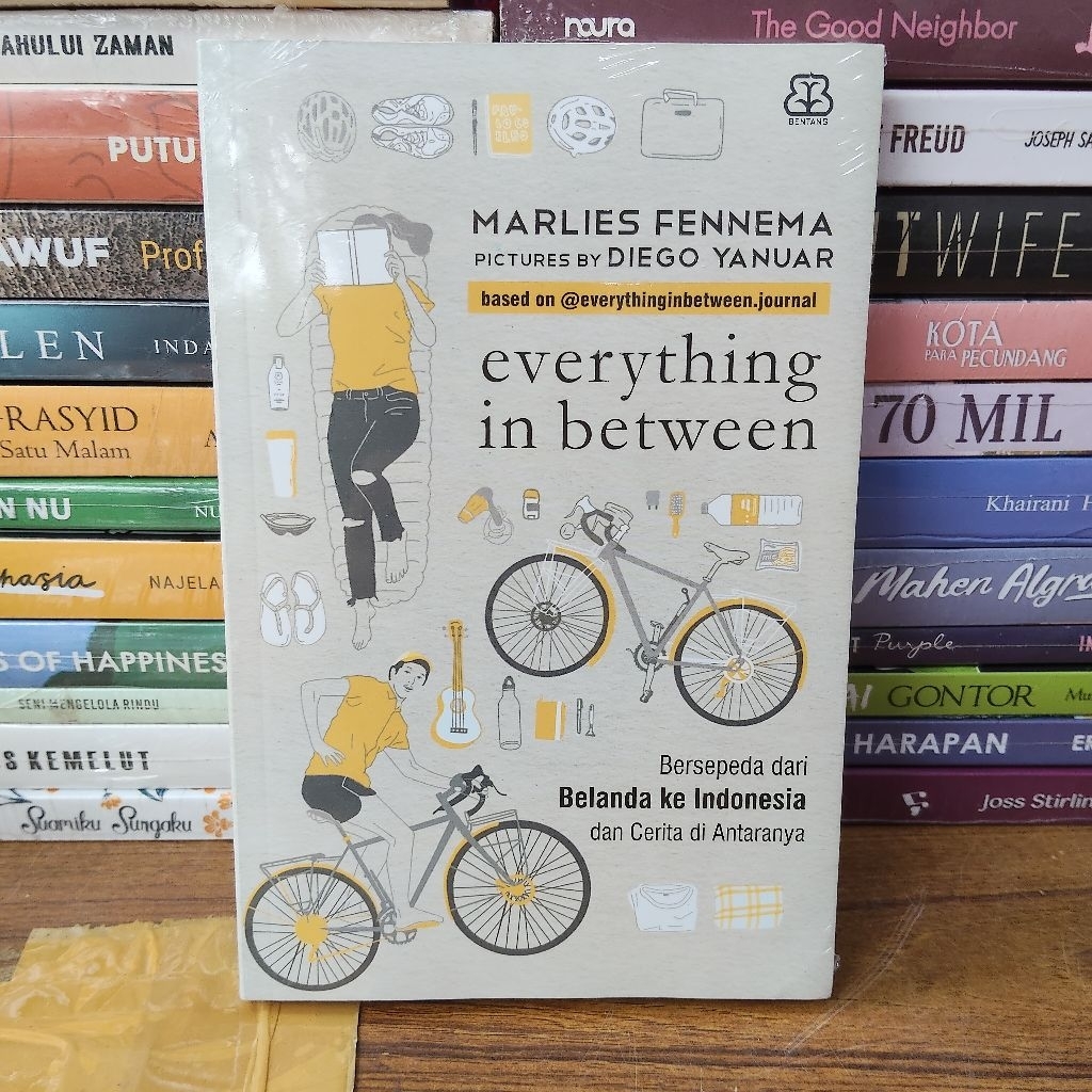 Jual Buku Original • Everything In between - Bersepeda dari Belanda ke ...