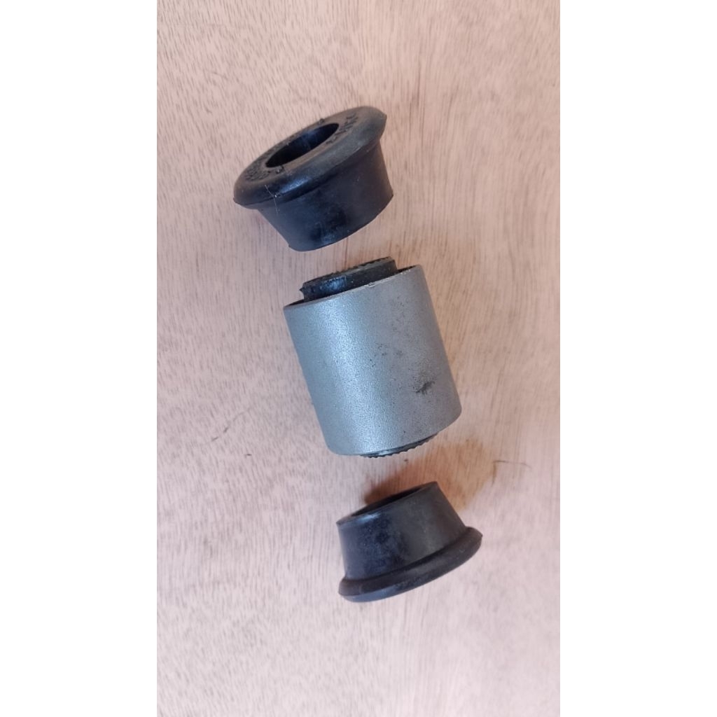 Jual BUSHING LATERAL KIT INNOVA | Shopee Indonesia