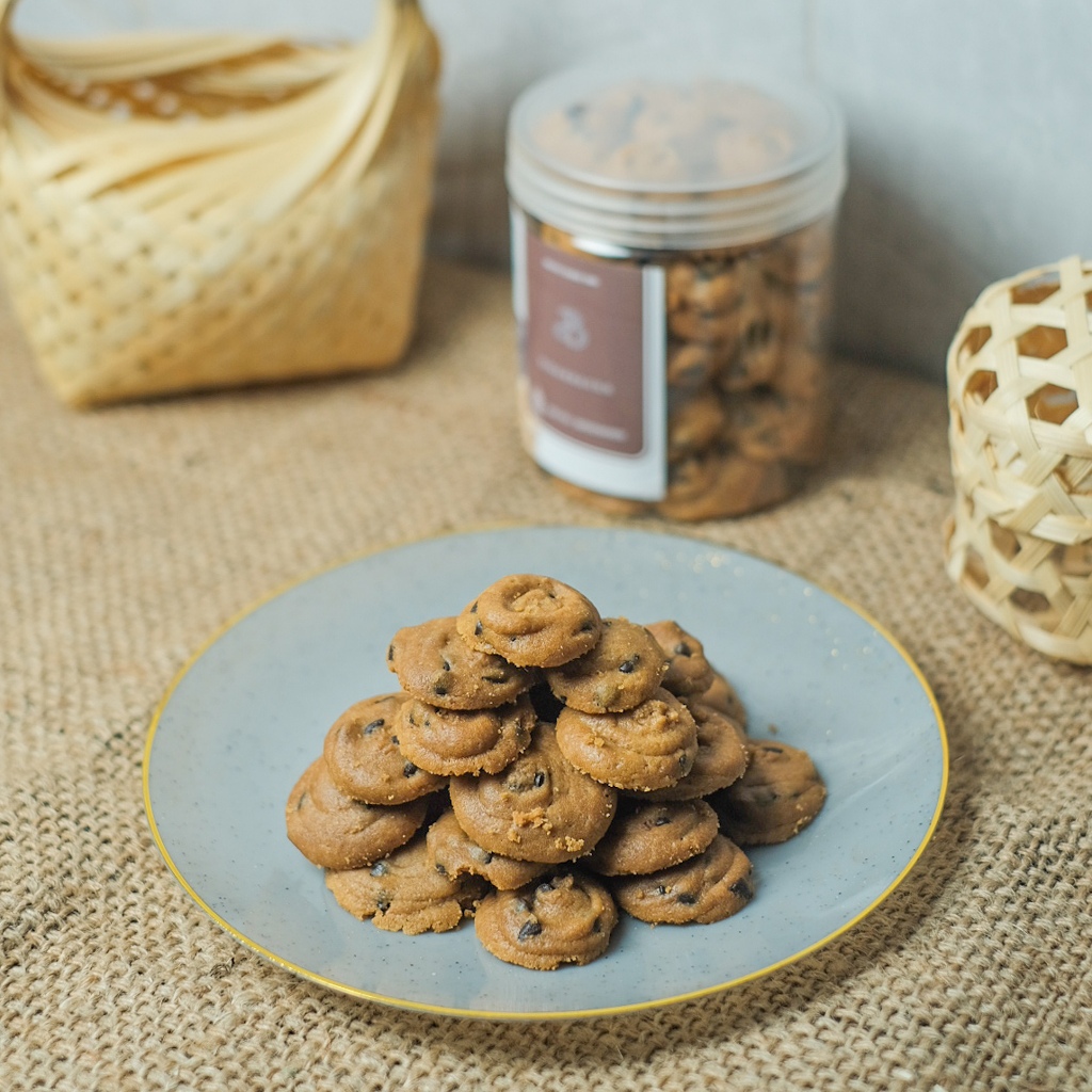 Jual Chocochip Cookies Free pouch Kue Sagu Keju atau Kue Semprit ...