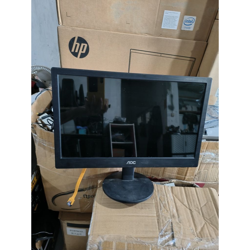 Jual LED Monitor AOC 16 inch bekas Minus | Shopee Indonesia
