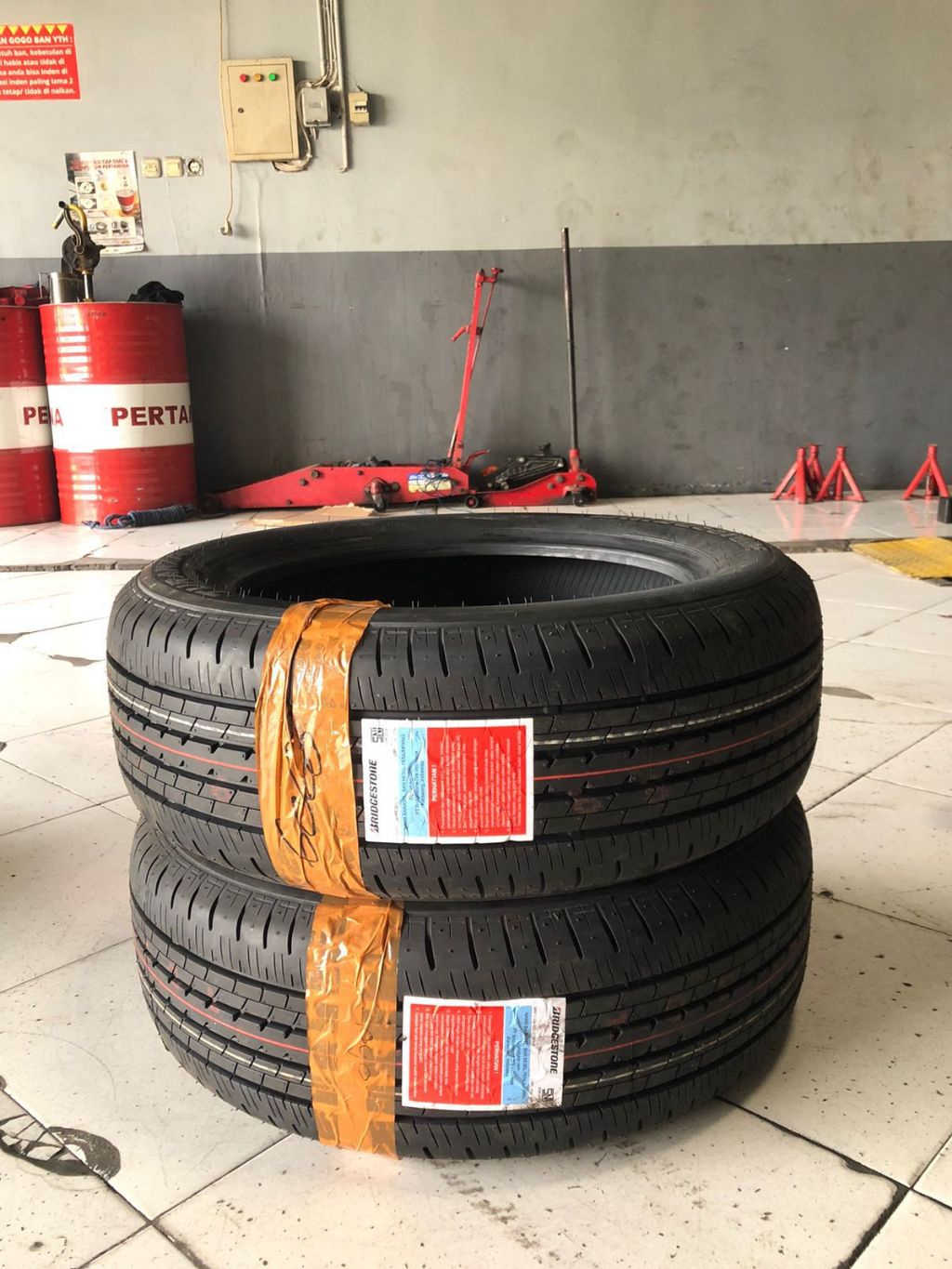 Jual Ban Mobil Bridgestone 215/55 R17 Turanza ER33 BS 215/55/17 ER33 ...