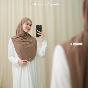 Rizka Hijab X Najwaqila Najwa Bergo Series 3 Hijab Instan Jersey Premium