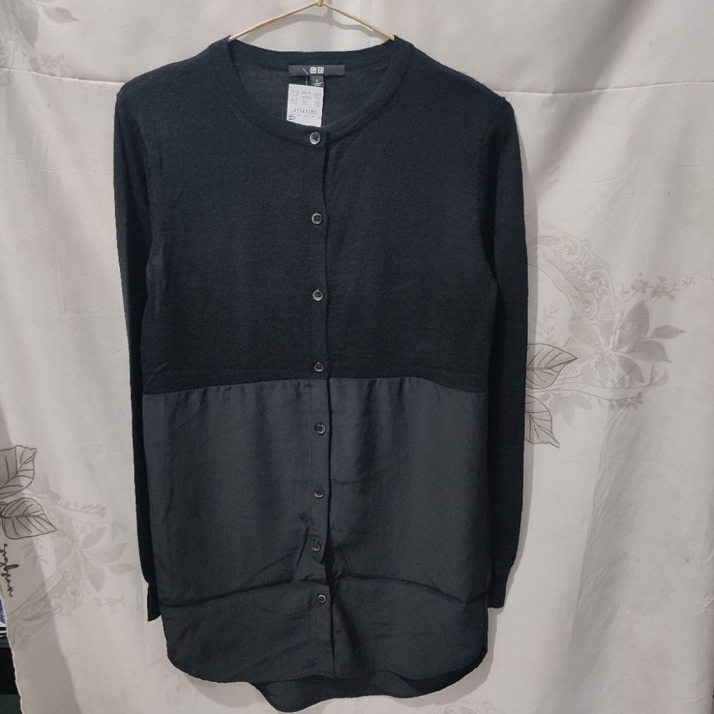 Jual Uniqlo Cardigan Rajut Hitam Polos | Shopee Indonesia
