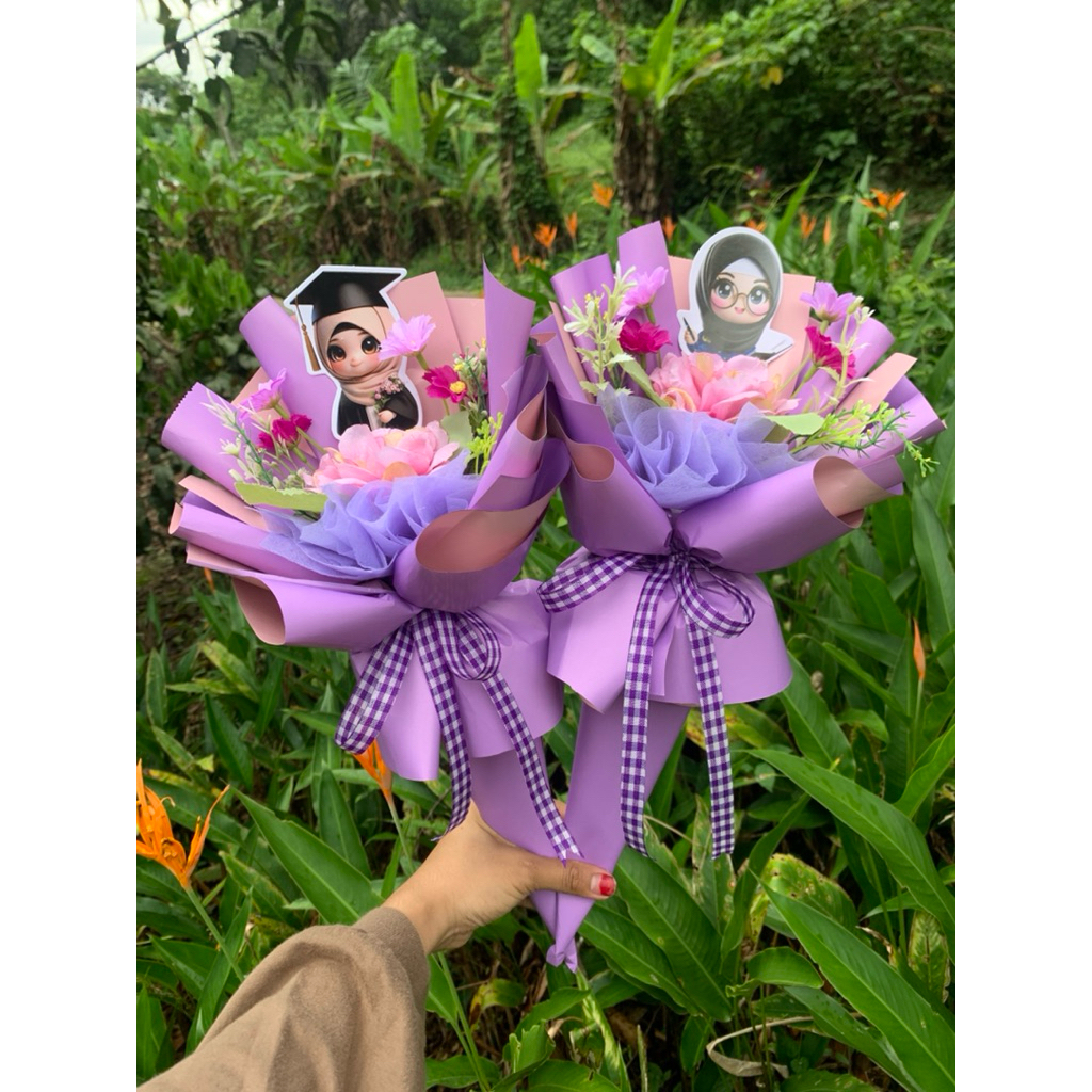 Jual Buket Bunga Topper Guru karakter atau hari wisuda | Shopee Indonesia