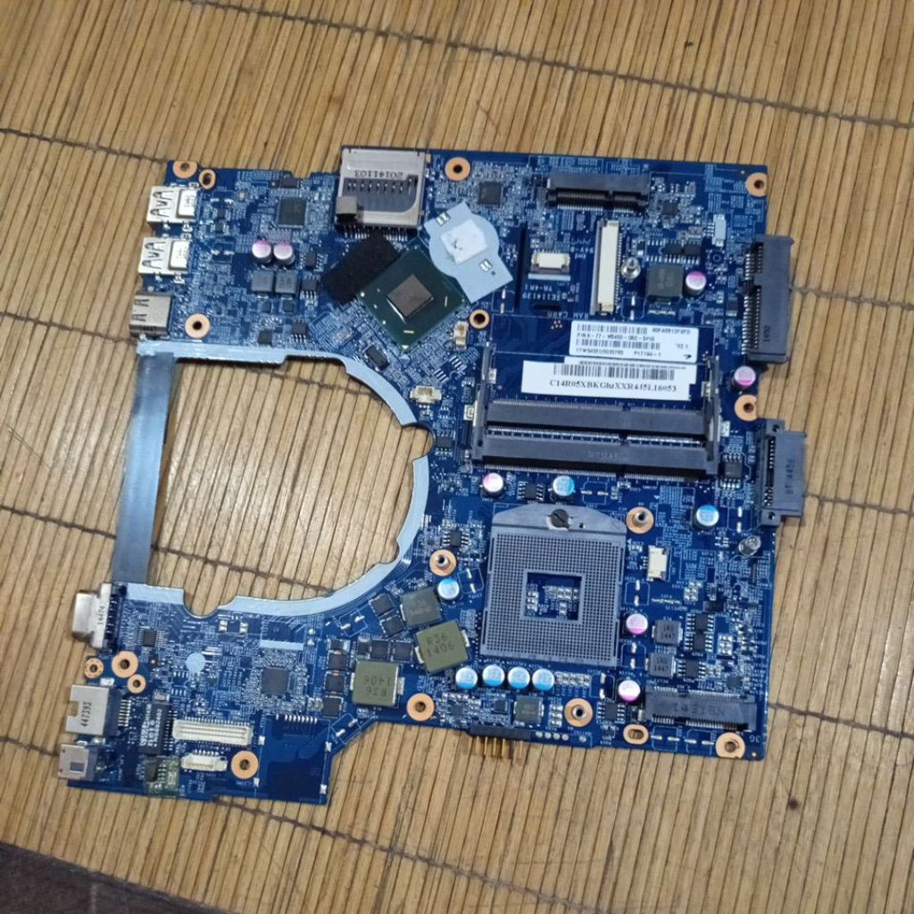 Jual Motherboard Axioo Neon RNE CLEPO RELION 6-71-W5400-D02 | Shopee ...