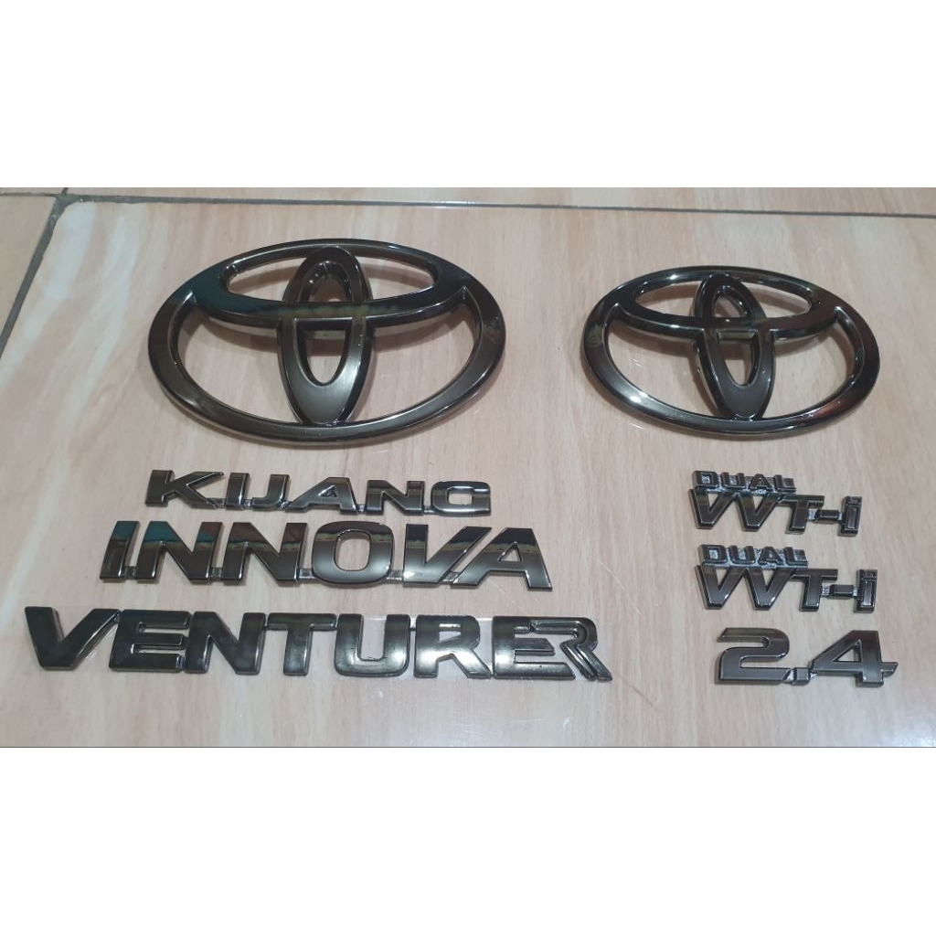 Jual EMBLEM LOGO LAMBANG TOYOTA INNOVA REBORN 2016-2025 BLACKCHROME ...
