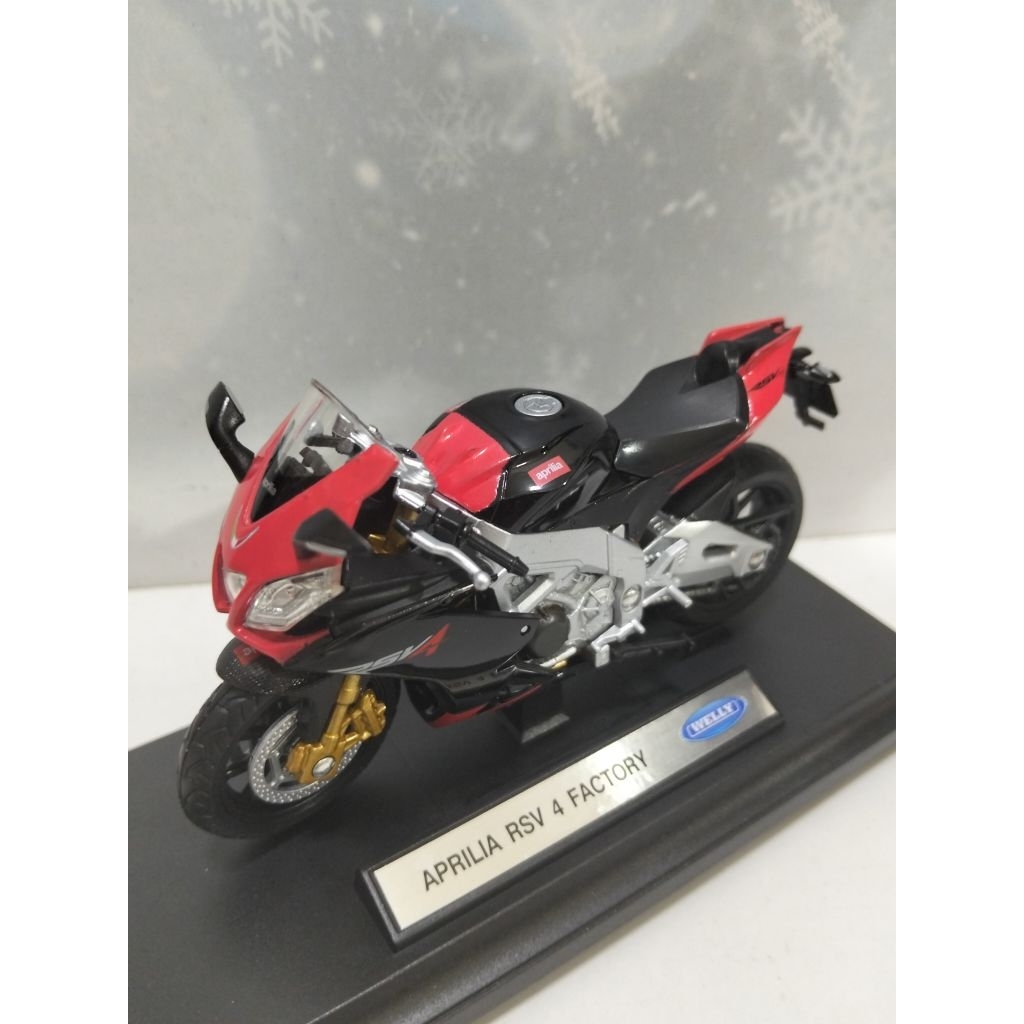 Welly - APRILIA SHIVER 750 - Die Cast Motorbike Model Scale 1:18