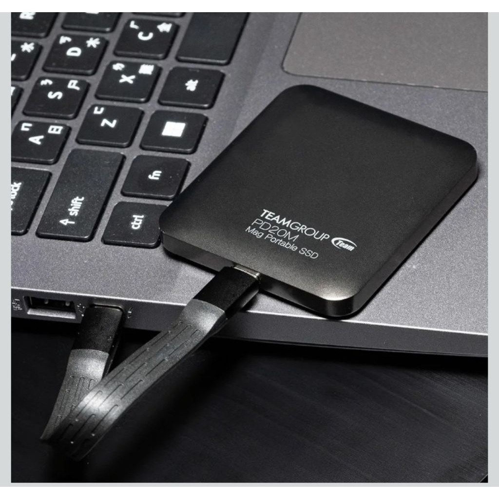 ORICO Magnetic M.2 NVMe 2230 SSD Enclosure Compatible With Magsafe For IPhone 15/16 Pro Max ProRes, 10Gbps USB C 3.2 Gen2 Type-C To NVMe Reader With Protective Case,Lanyard - AP30