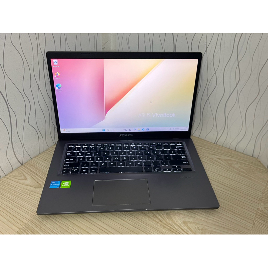 Asus Vivobook A416EP Intel Core i3-115g4 Ram GB SSD 512 GB vga nvidia mx  330 normal siap pake