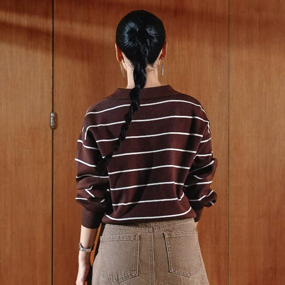 This Is April x Bella CLarissa Grifina Sweater Atasan Knitwear Lengan Panjang Wanita Casual Chic Look Ivory Dan Dark Brown foto 3