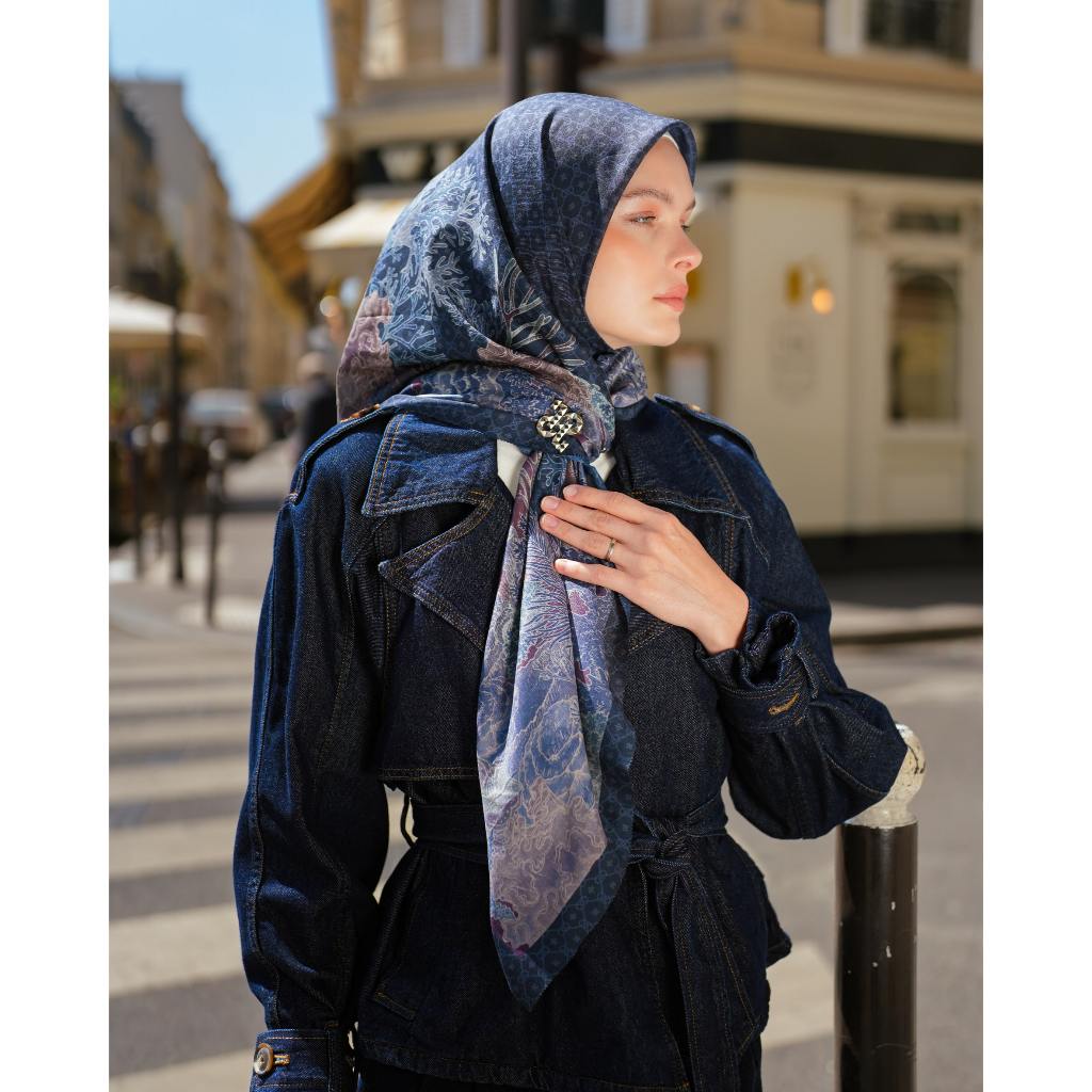 Heaven Lights Marine Scarf Hijab Motif Segi Empat
