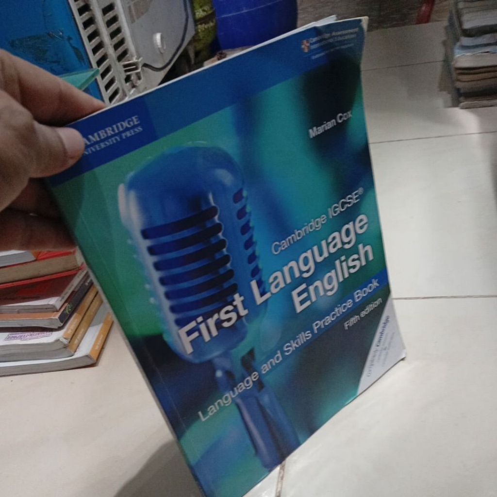 Jual Cambridge IGCSE First Language English Coursebook Fifth edition ...